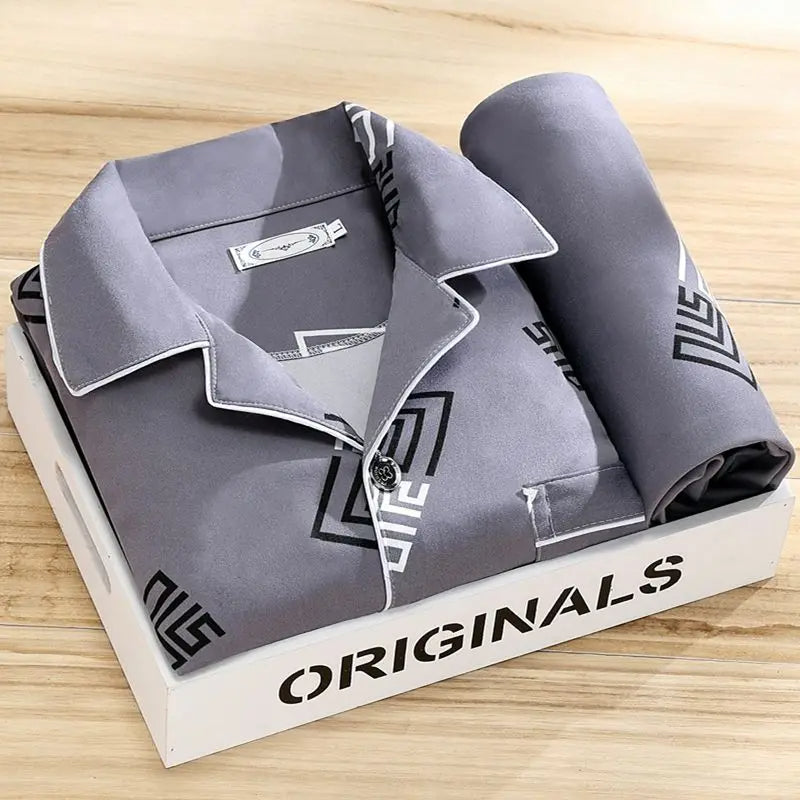 Pyjama set met overhemd en knoopsluiting