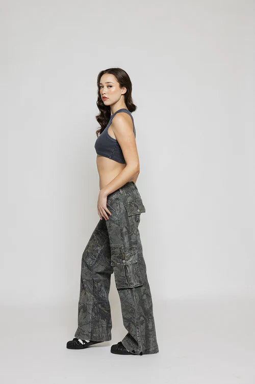 Rebelle Low Rise Cargo Broek Voor Dames Met Camouflageprint Pants SEREIN