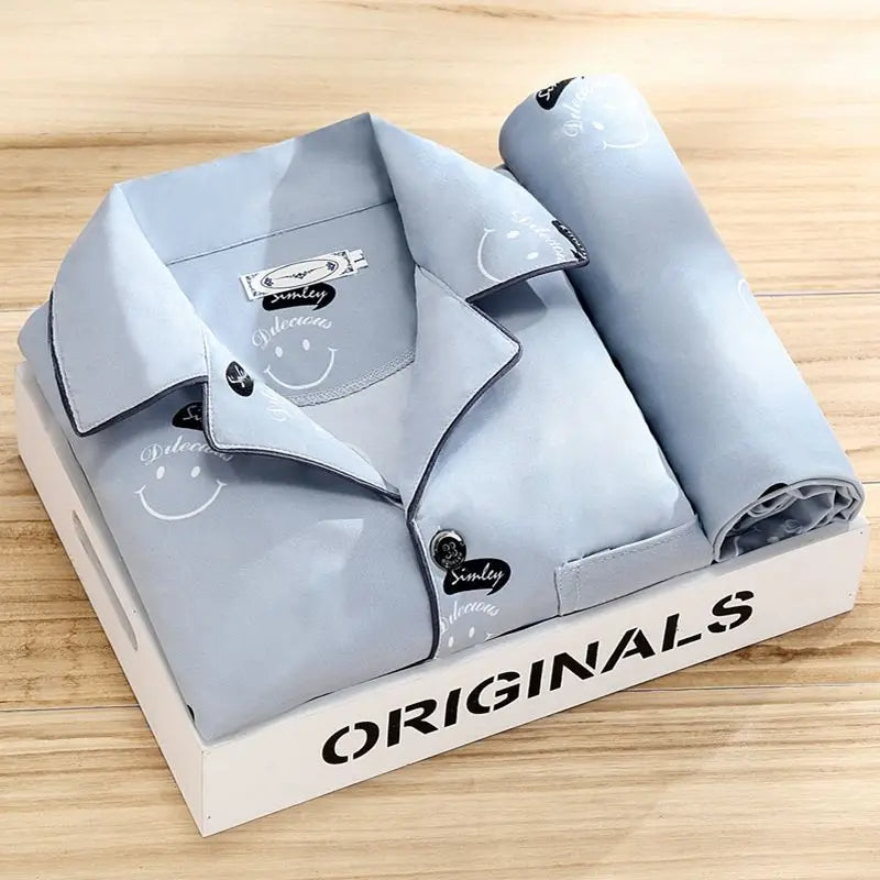 Pyjama set met overhemd en knoopsluiting