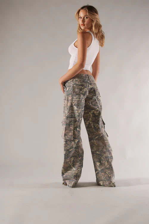 Rebelle Low Rise Cargo Broek Voor Dames Met Camouflageprint Pants SEREIN