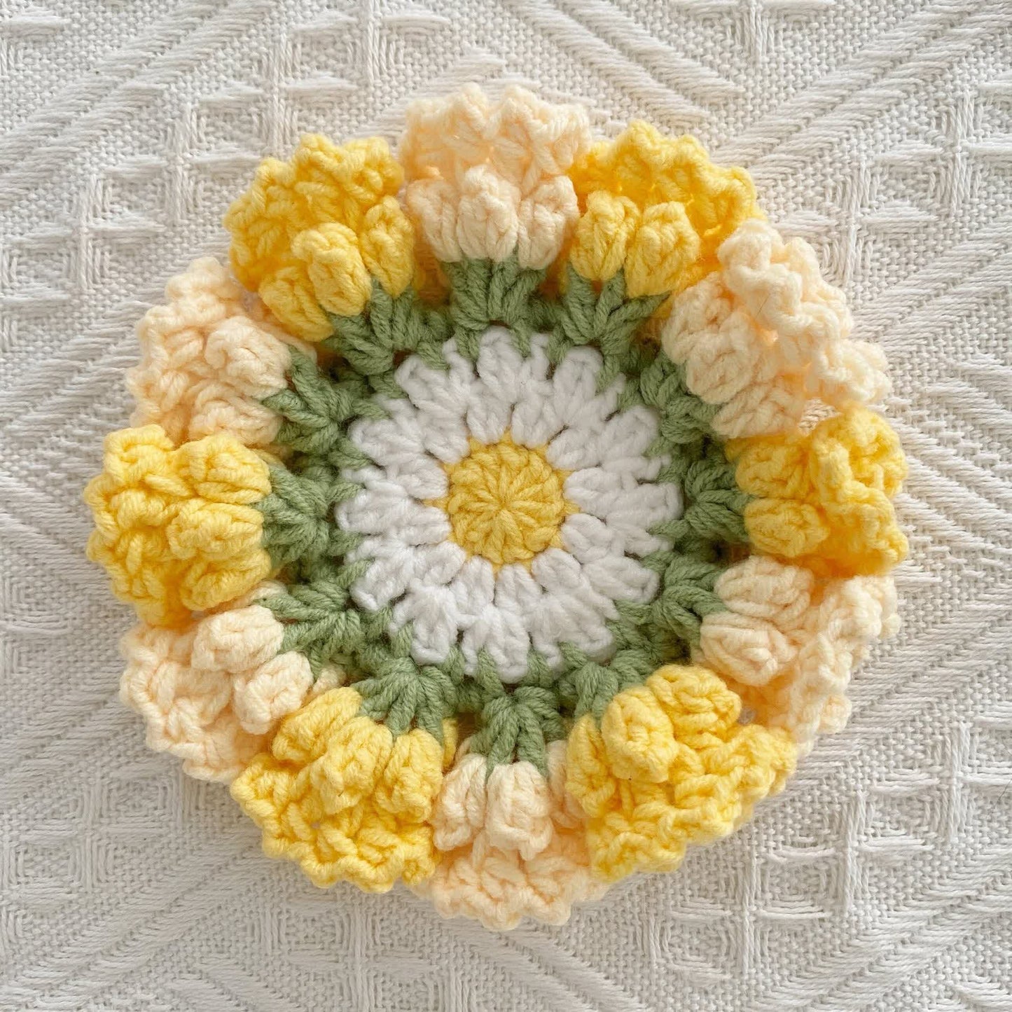 Lelietje Van Dalen Gehaakte Onderzetter Geel & Beige 5" x 5