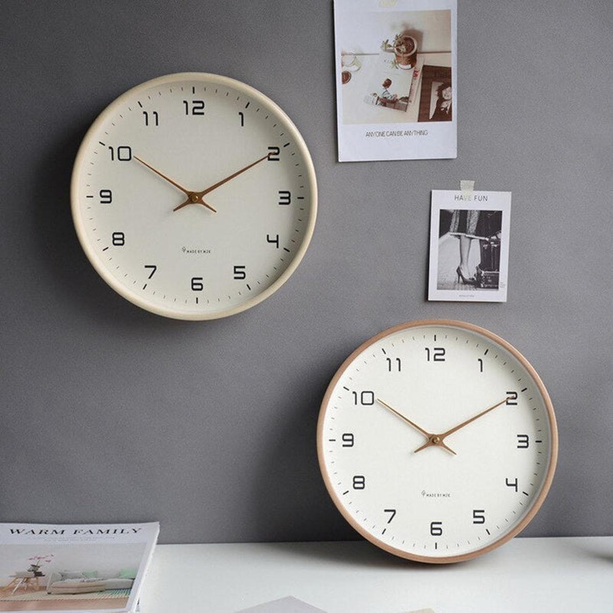 Houten Wandklok Met Natuurlijke Afwerking Voor Woonkamer