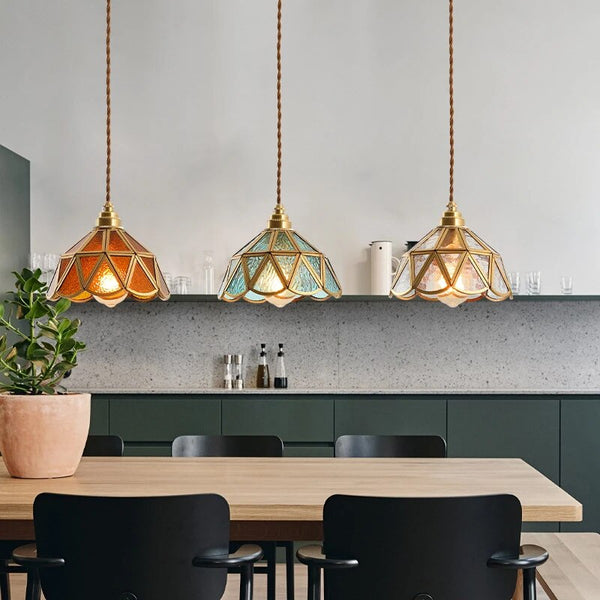 Klassieke Glas In Lood Hanglamp Met Levendige Kleuren