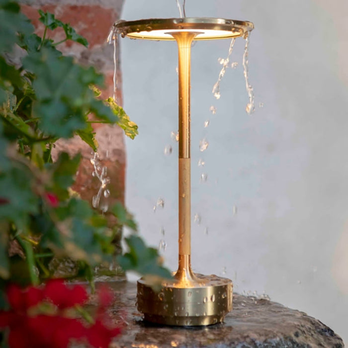 Elegante Tafellamp Voor Luxe Sfeer In Eetkamer En Kantoor