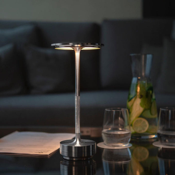 Elegante Tafellamp Voor Luxe Sfeer In Eetkamer En Kantoor