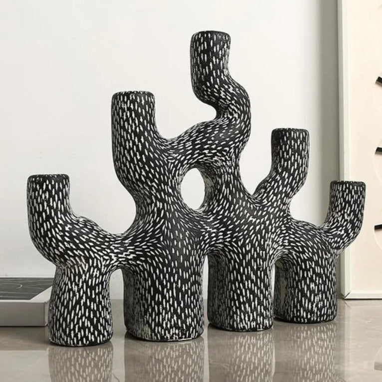 Koraal Kandelaarhouder van Duurzaam Cement met Abstract Ontwerp