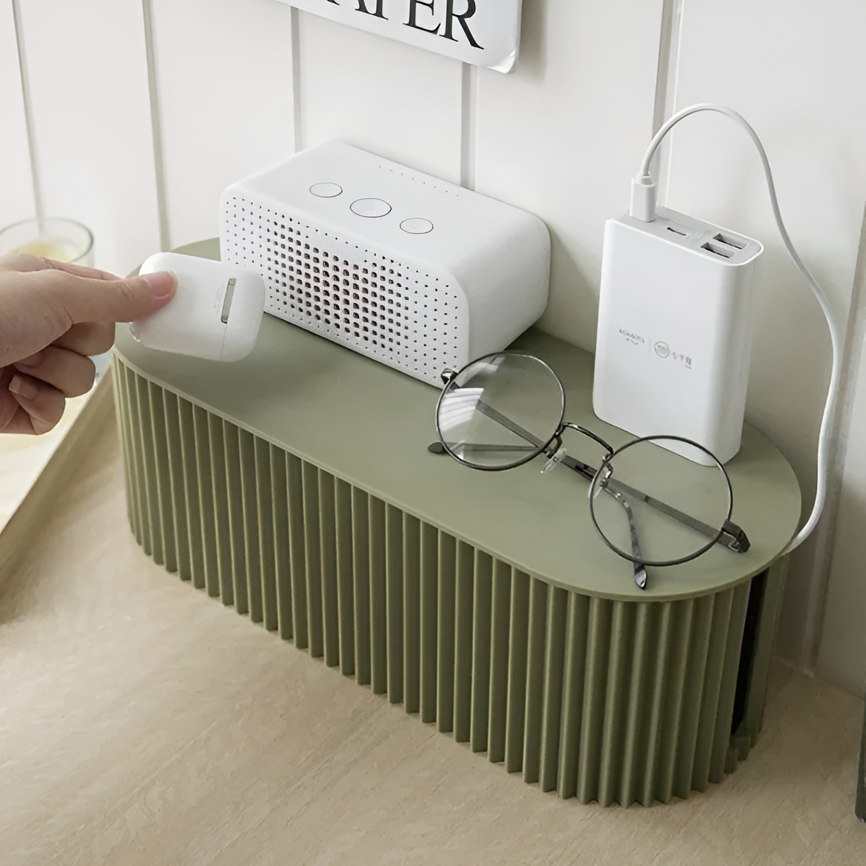 Elegante Kabelbox In Zachte Macaronkleuren Voor Orde