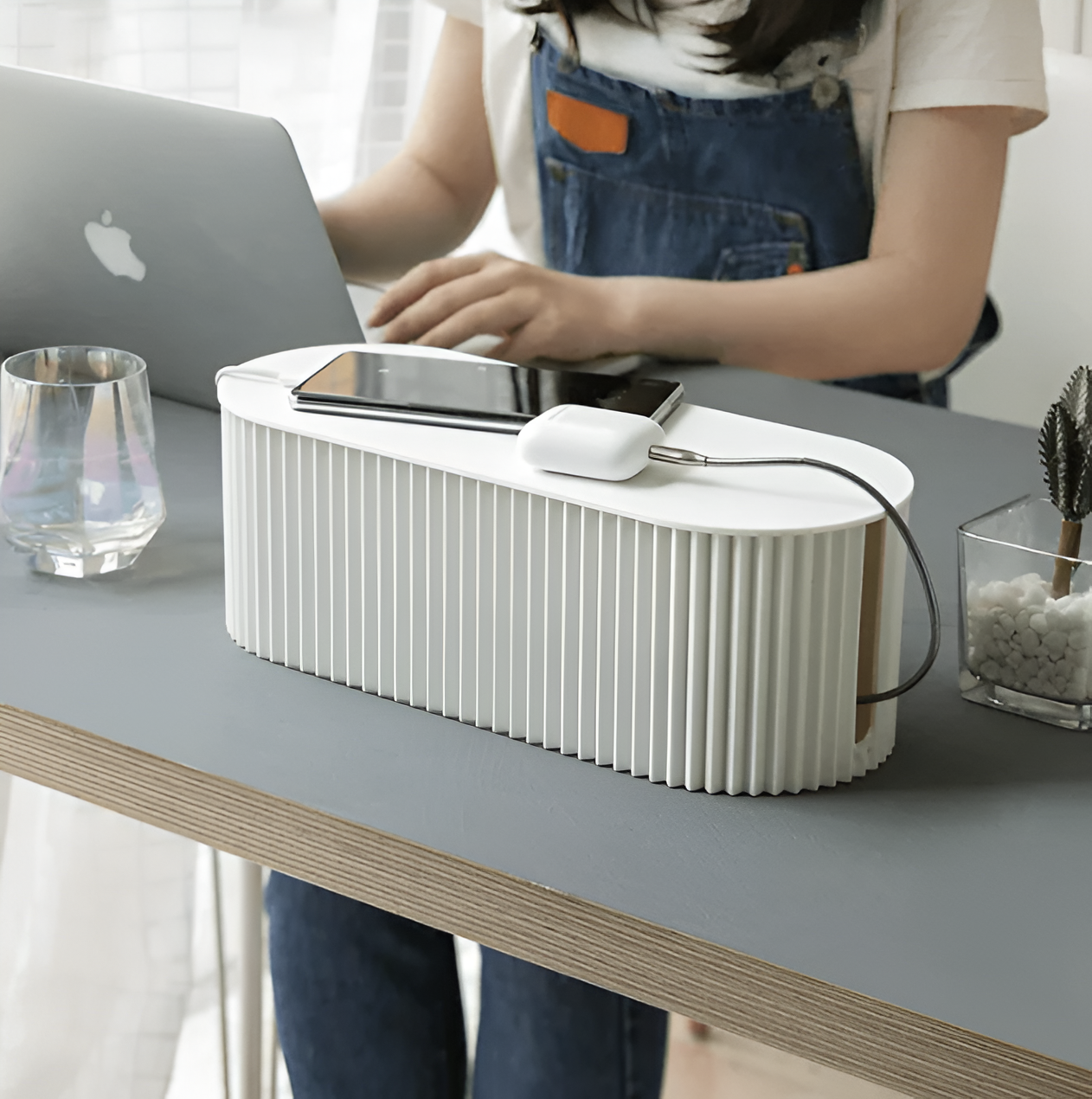 Elegante Kabelbox In Zachte Macaronkleuren Voor Orde
