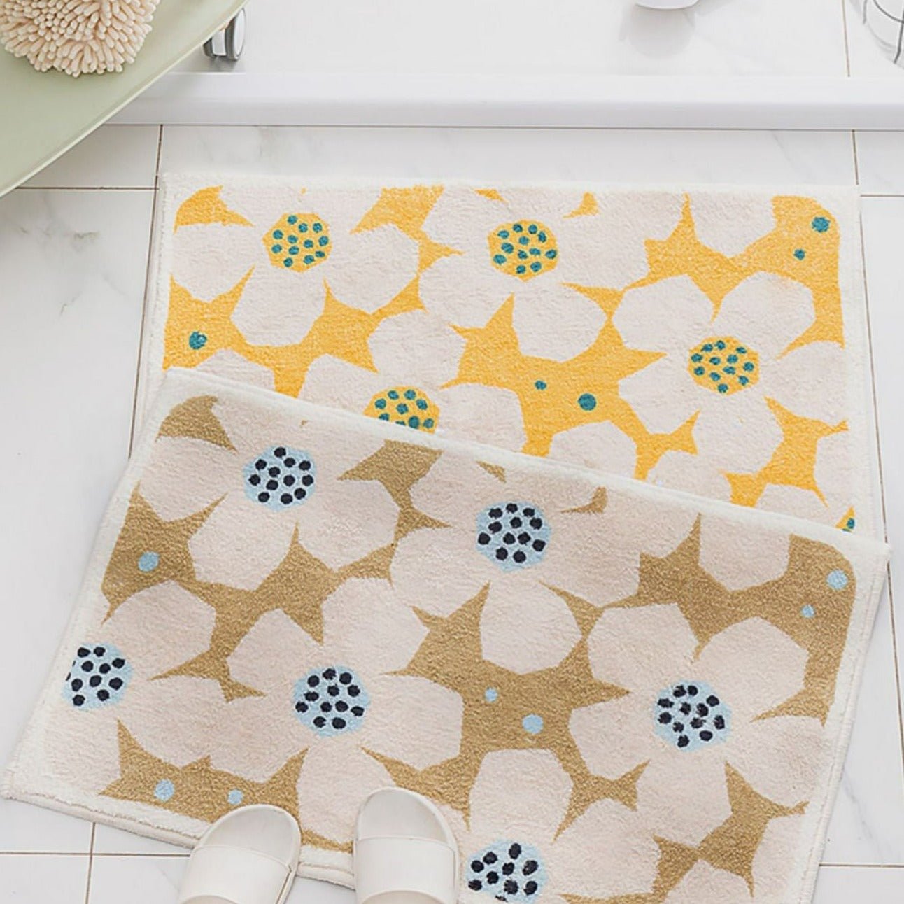 Retro Bloemenbadmat In Zes Levendige Kleuren Voor Badkamer