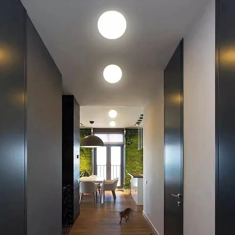 Stijlvolle Plafondlamp Met Witte Glazen Kap Voor Elke Ruimte