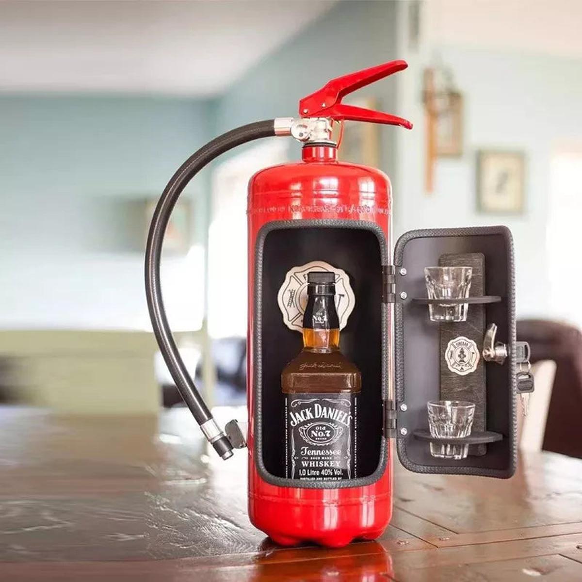 Unieke Brandblusserfleshouder Voor Whisky En Champagne