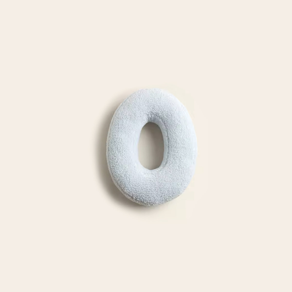 Alfabet sofa kussen O