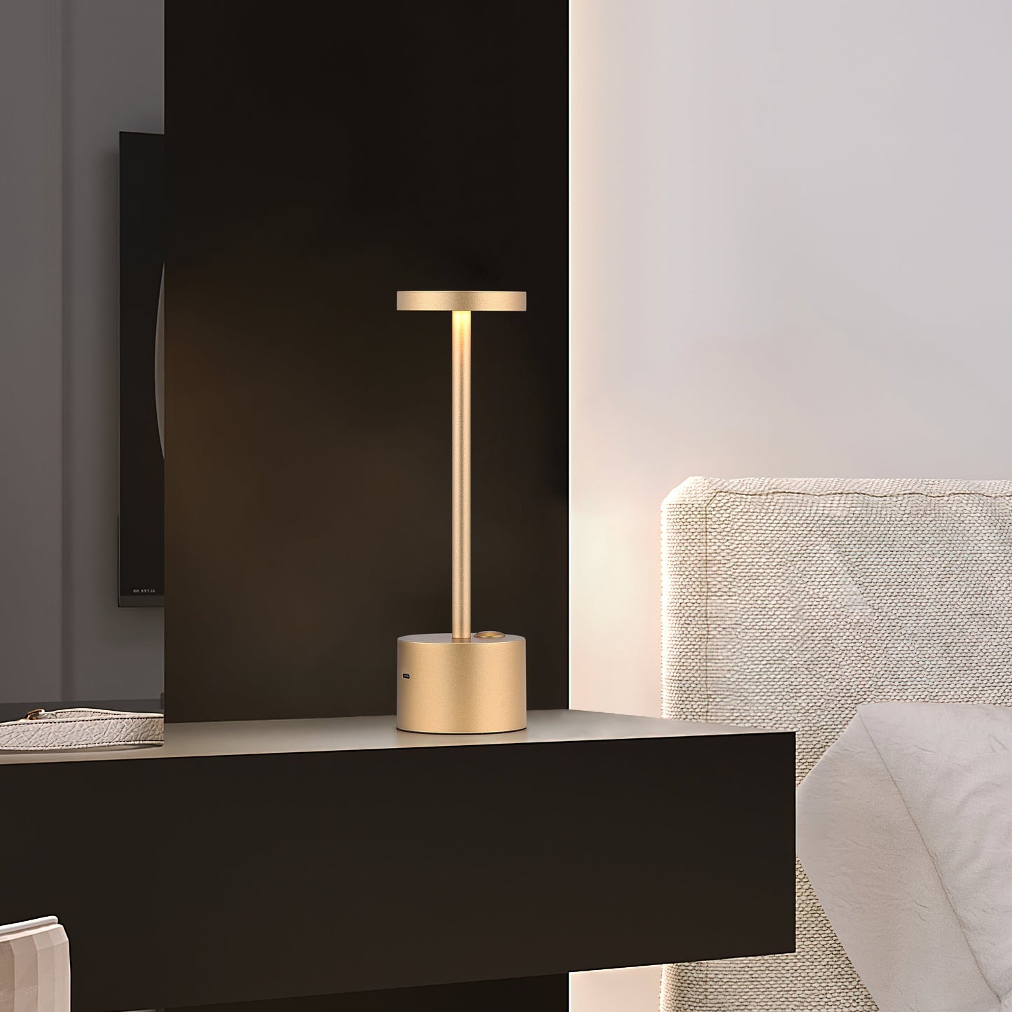 Bologna Mini LED Draadloze Tafellamp Messing SEREIN