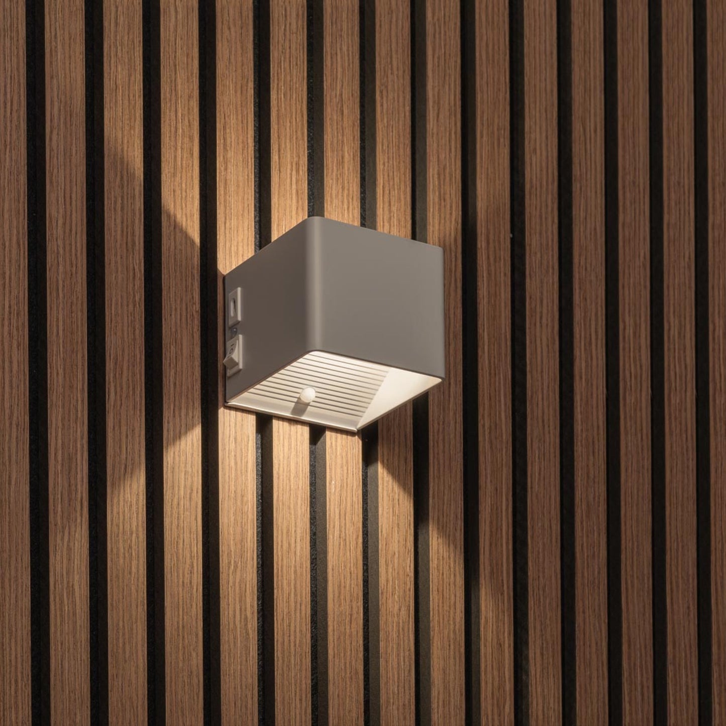 HUE - Boca Draadloze Oplaadbare Wandlamp Met Sensor Wit