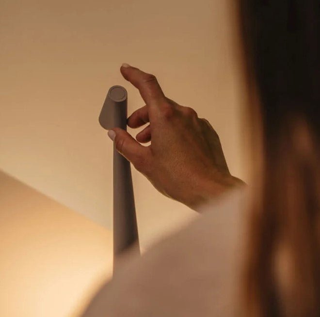 Garduru Noordse minimalistische LED -tafellamp