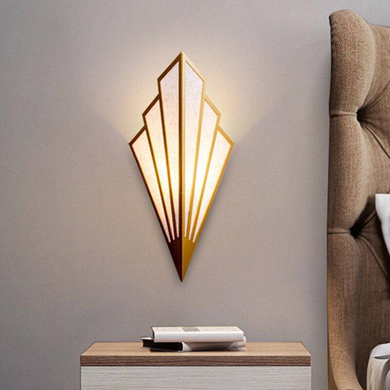 Design Triangulaire LED Wandlamp Van Gekleurd Metaal