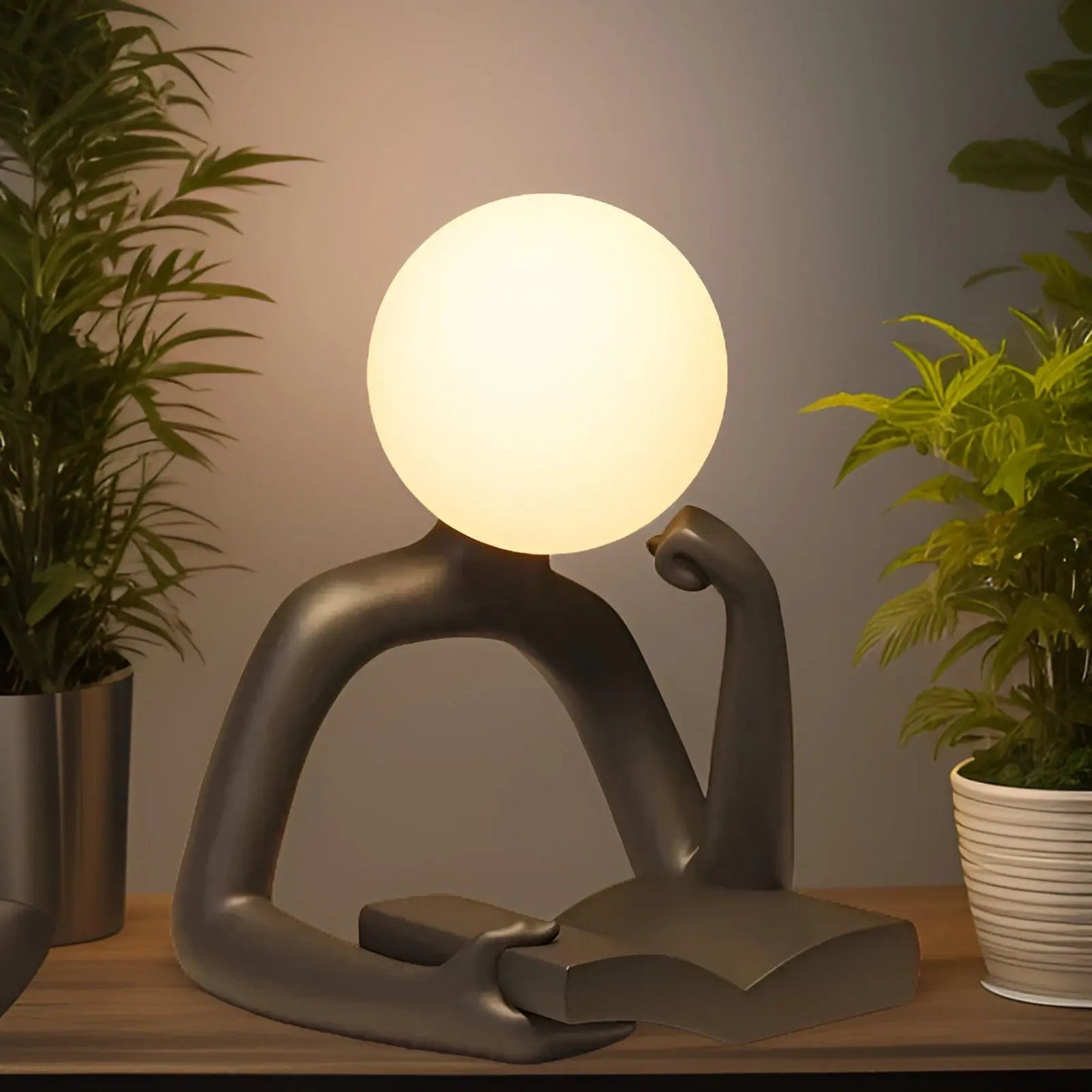 Amanti 'Thinker' Esthetische Maan Sculptuur Nachtlamp voor Sfeervolle Verlichting Zwart