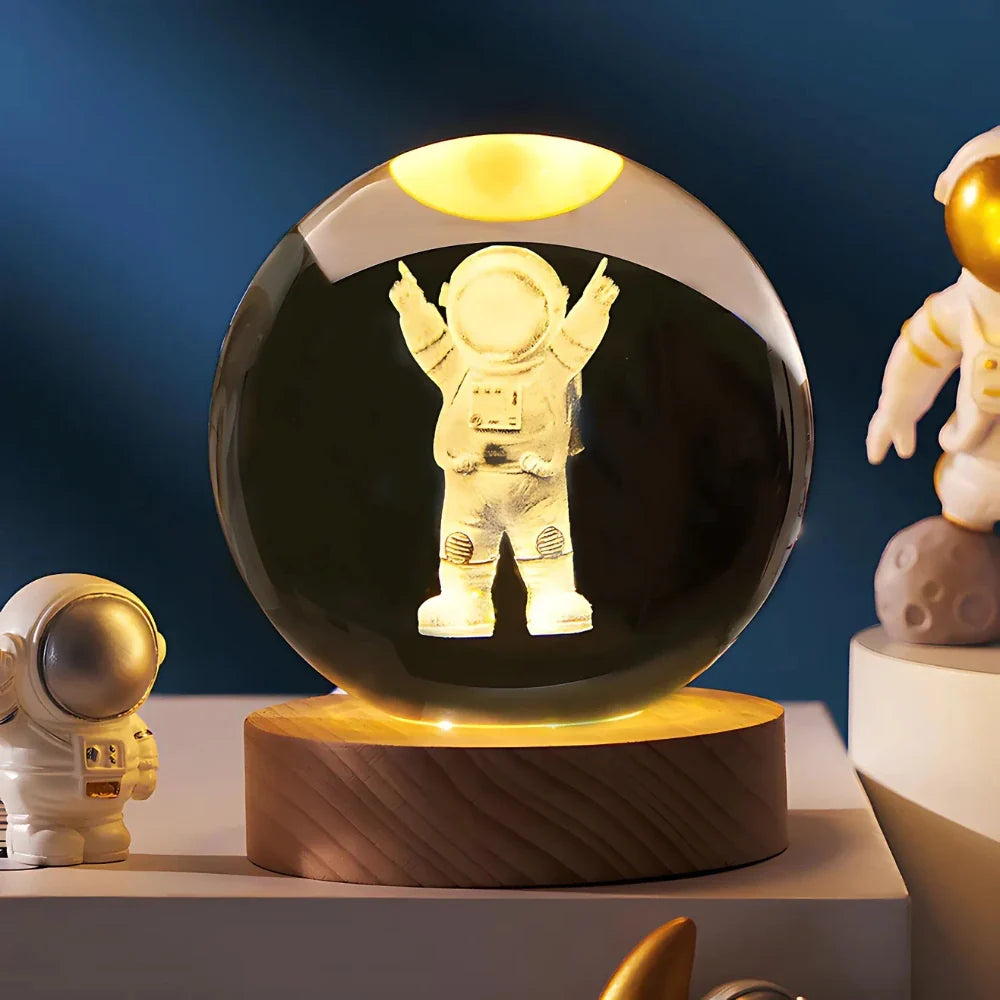 Solace - Kristallen Bal met 3D Gravure en Warm Wit Licht Astronaut