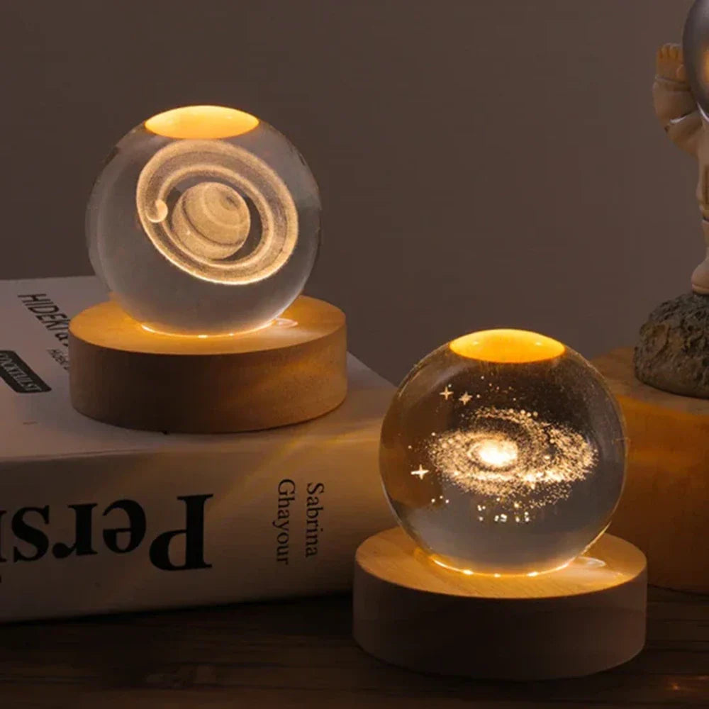 Solace - Kristallen Bal met 3D Gravure en Warm Wit Licht