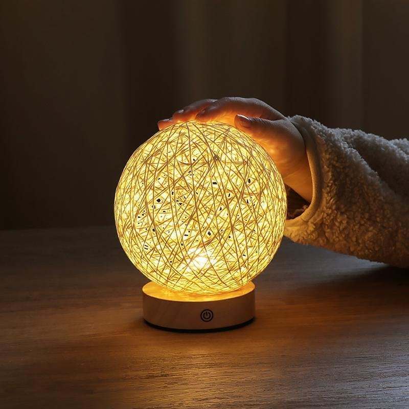 Solace - LED Tafellamp met Rotan Wicker Kap voor Sfeervolle Verlichting