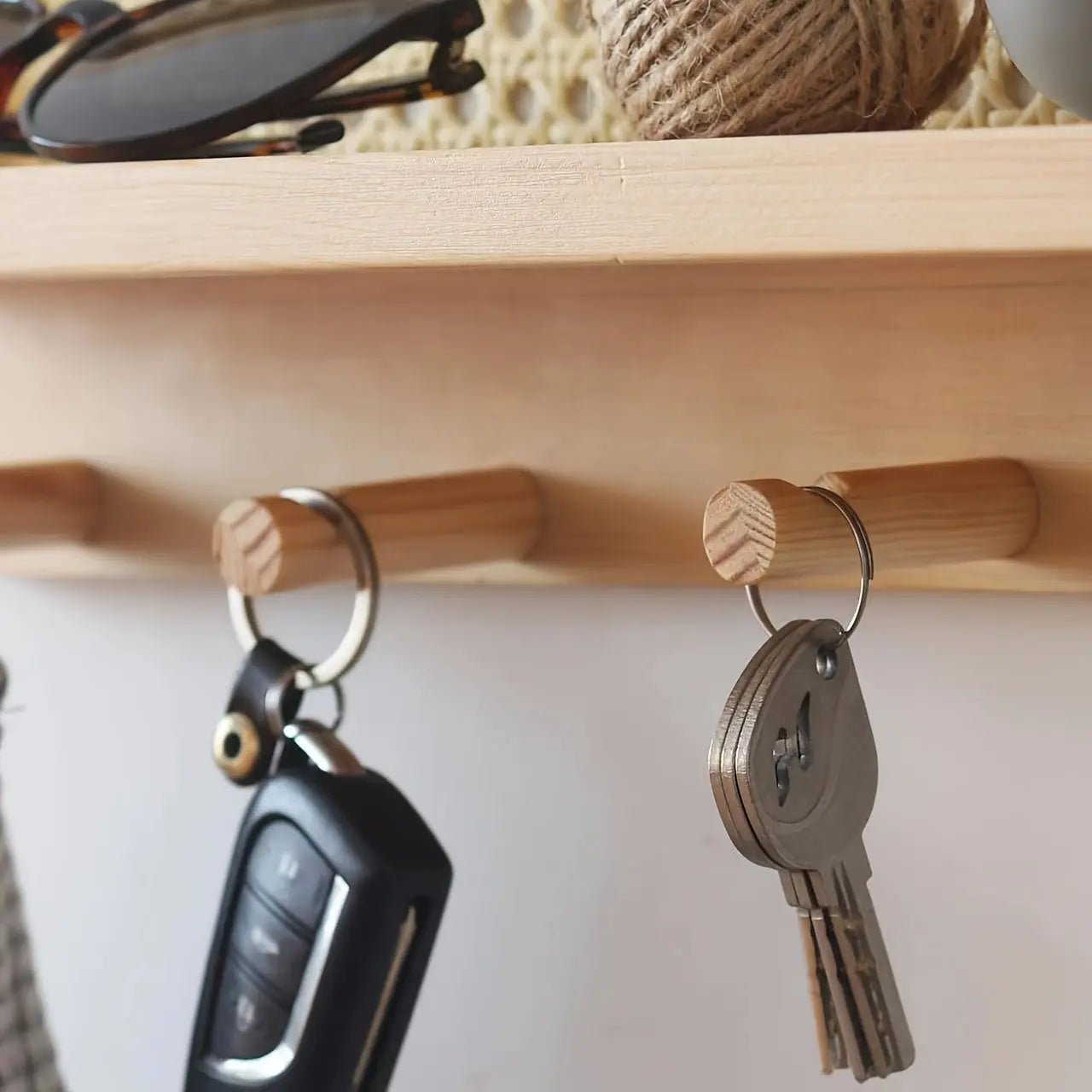 Vintage Houten Wandplank met Haakjes – Stijlvolle Opberger voor Hal, Kantoor of Woonkamer