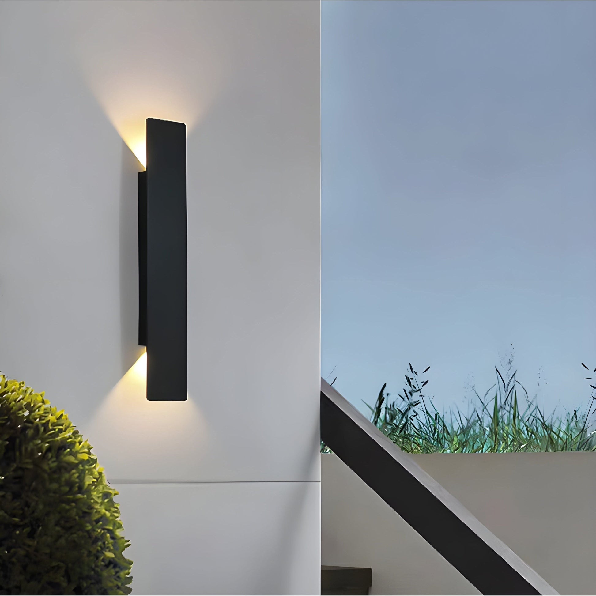LuxeWall Light - Moderne weersbestendige LED-wandlamp van aluminium voor buiten
