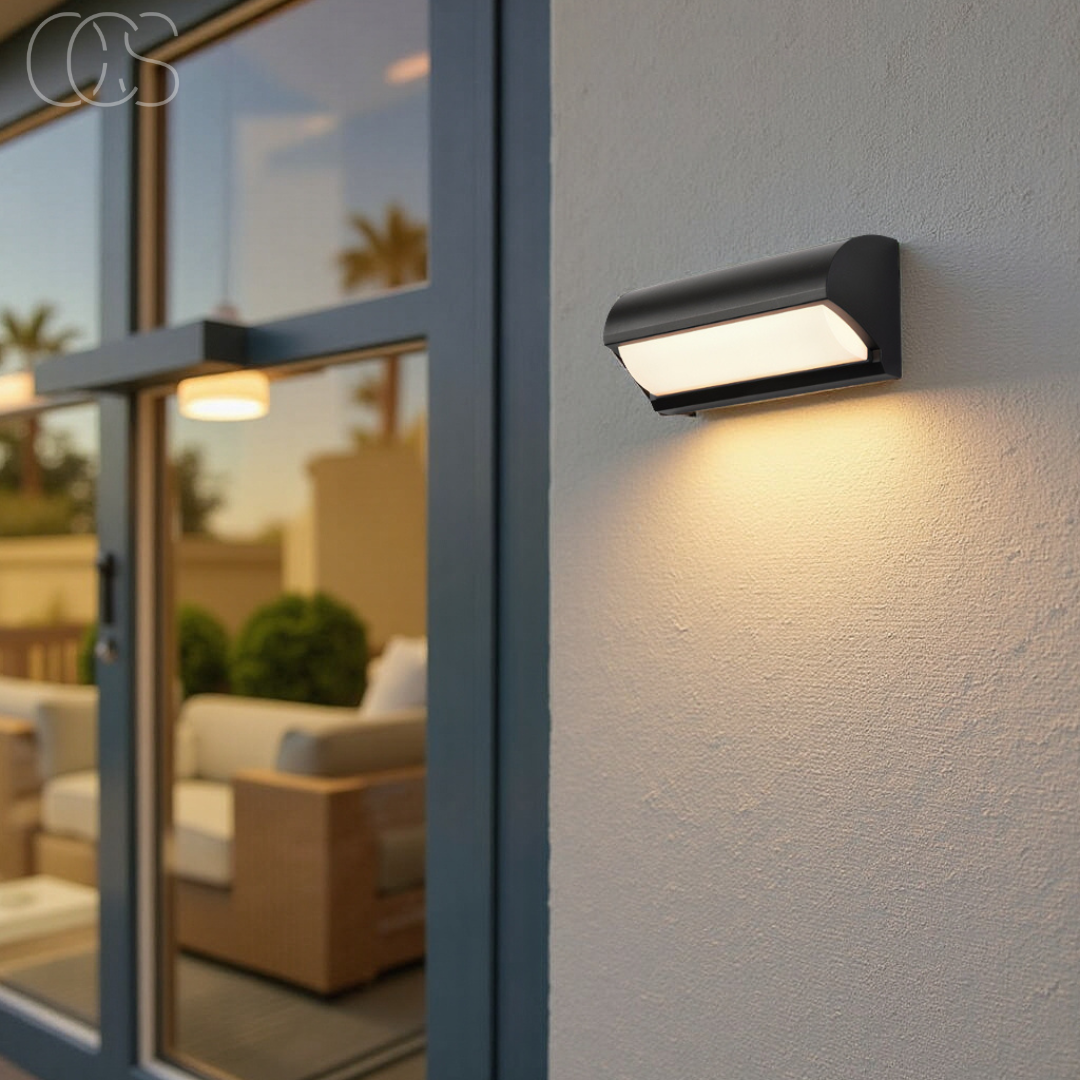 Zwart LED Buiten Wandlamp Strak Duurzaam Voor Tuin Sfeer