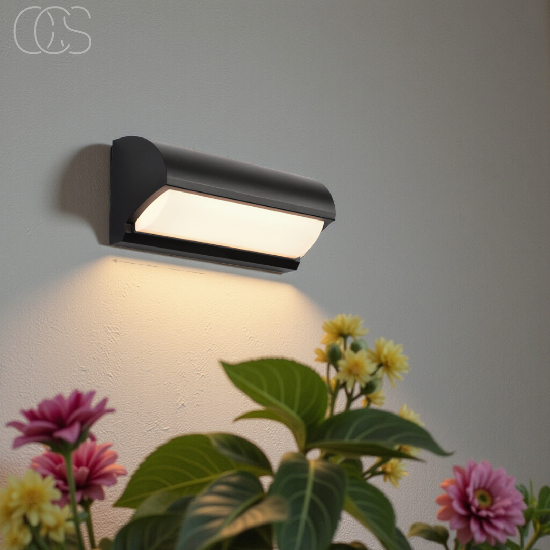 Zwart LED Buiten Wandlamp Strak Duurzaam Voor Tuin Sfeer