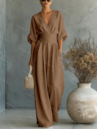 Lumina | Elegante en getailleerde jumpsuit met diepe V-hals – Luxe Designer eendelig Pak Khaki