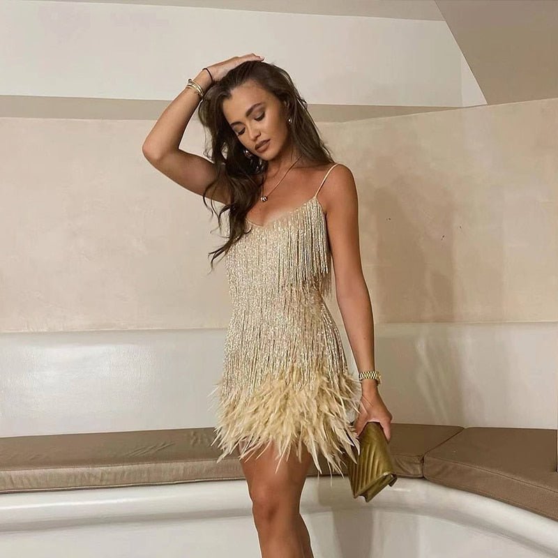 Sophie Stijlvolle Cocktailjurk – Glamoureuze Pailletten en Getailleerde Pasvorm goud