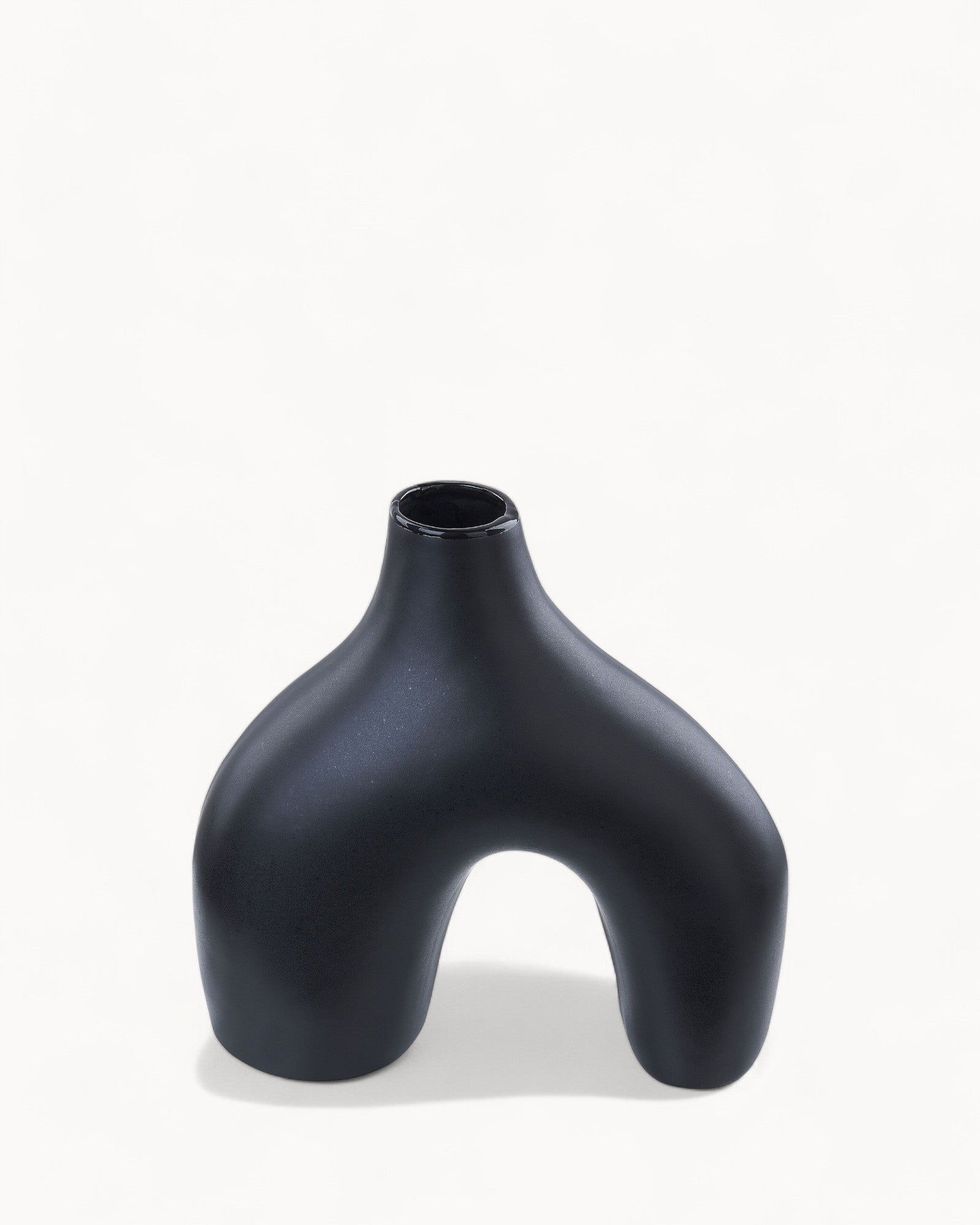 Lamia Vaasje – Handgemaakte Zwarte Porseleinen Bloempot 31 Cm