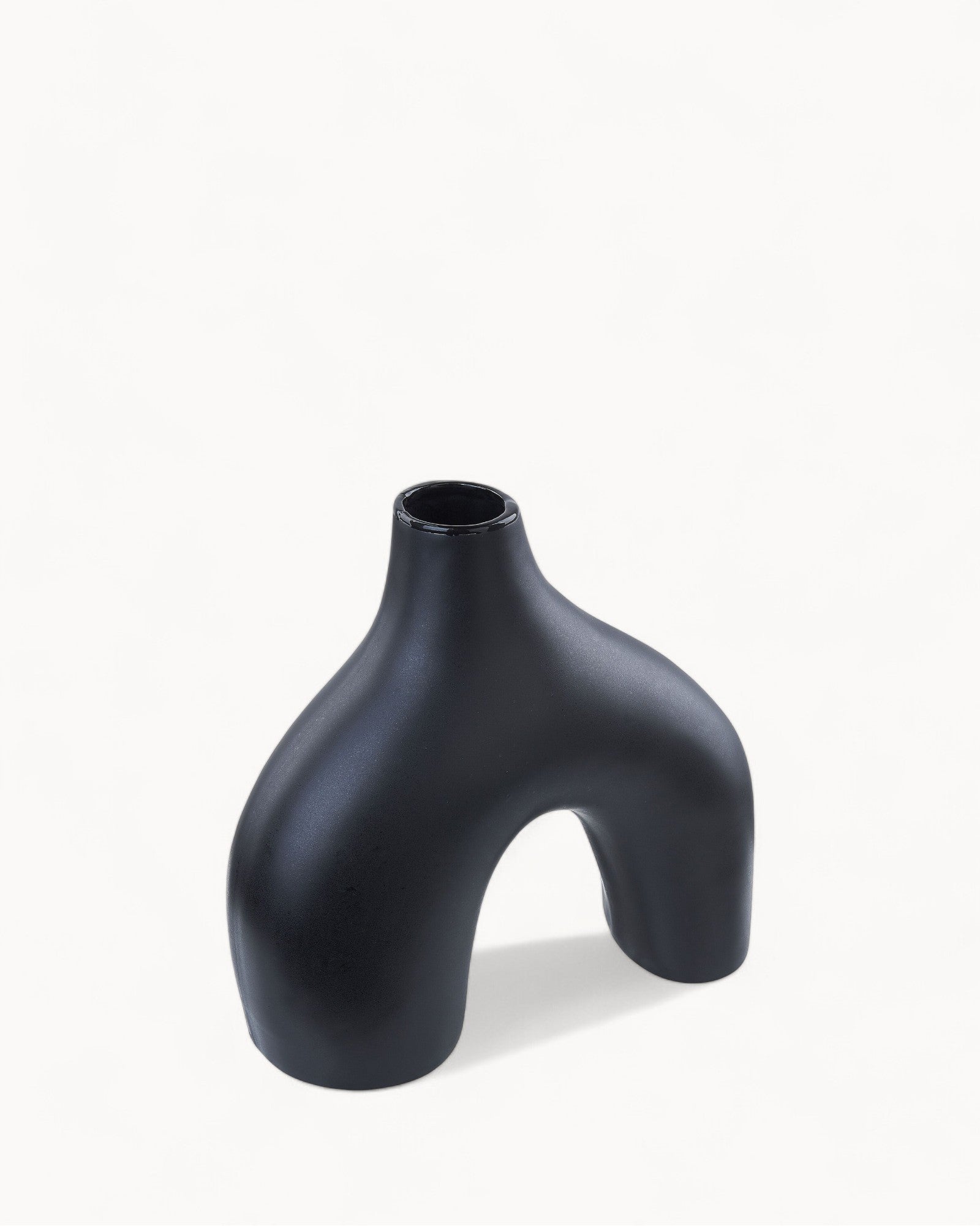 Lamia Vaasje – Handgemaakte Zwarte Porseleinen Bloempot 31 Cm