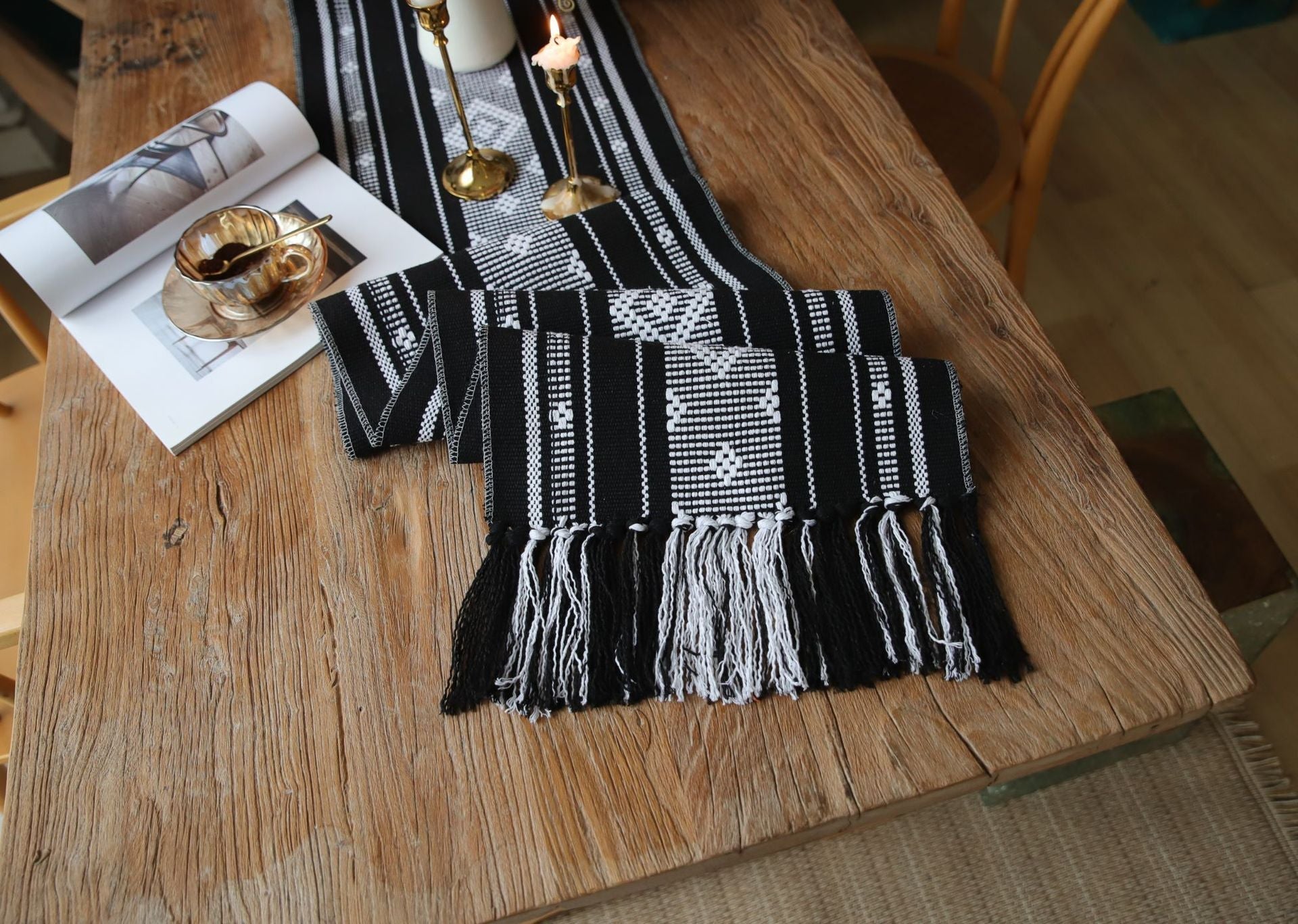 Boho Tafelloper Met Kwastjes Voor Een Stijlvolle Tafeldecoratie