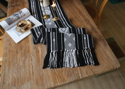 Boho Tafelloper Met Kwastjes Voor Een Stijlvolle Tafeldecoratie