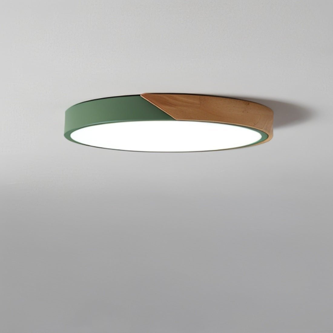 Houten En IJzeren Plafondlamp Met Witte Diffuser Licht Groen Rond