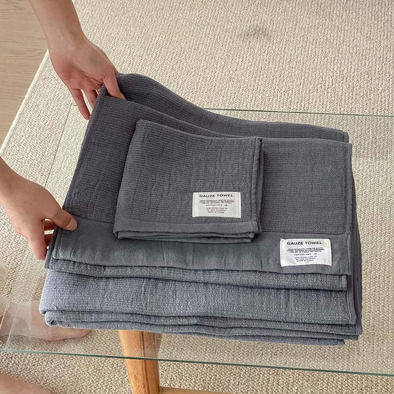 Ademend Gaas Handdoek Voor Baby Zacht En Absorberend Grijs