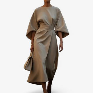 Elora | Asymmetrische feestjurken voor dames – een gedurfde combinatie van elegant en modern design voor in de stad Beige