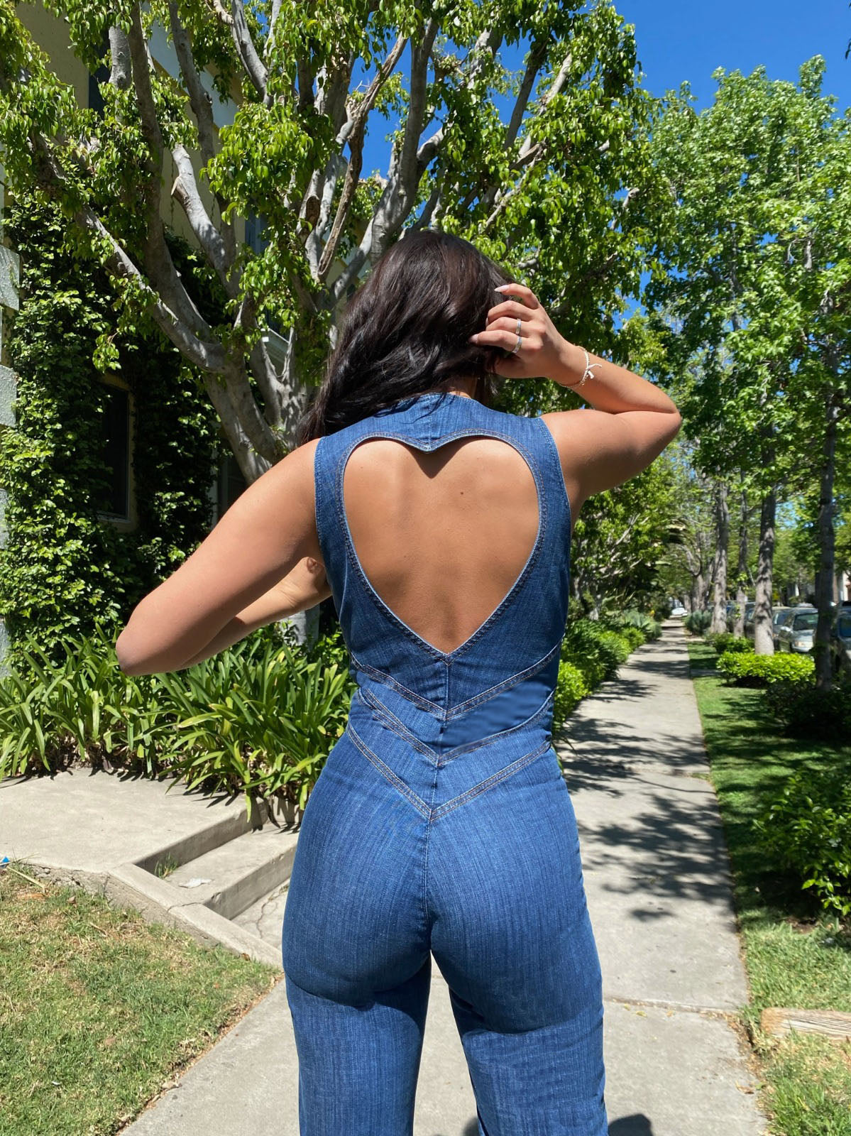 Avenari | Dames Jumpsuit – Denim – Diepe V-Hals – Flared Pijpen – Getailleerde Pasvorm – Rits Sluiting