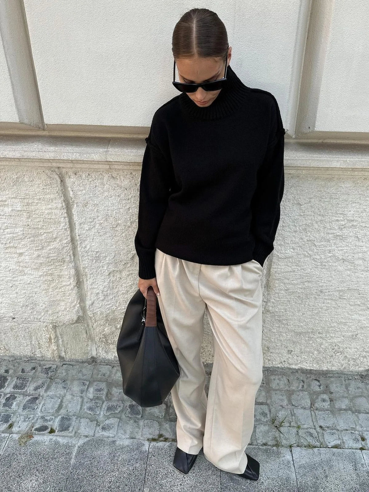 Zachte Gebreide Mock Neck Trui met Verlaagde Schouders sweater SEREIN