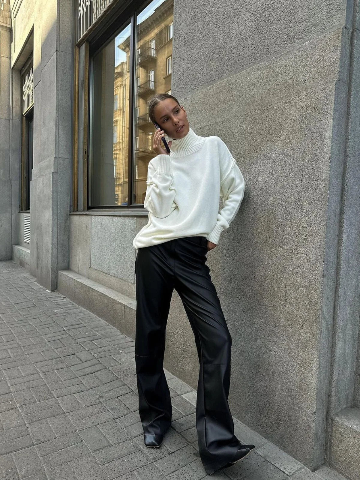 Zachte Gebreide Mock Neck Trui met Verlaagde Schouders sweater SEREIN