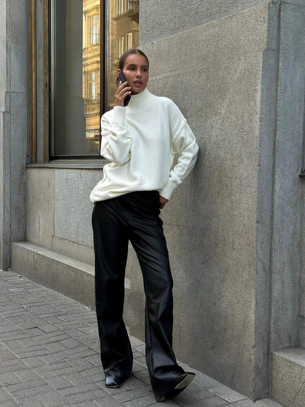 Zachte Gebreide Mock Neck Trui met Verlaagde Schouders sweater SEREIN