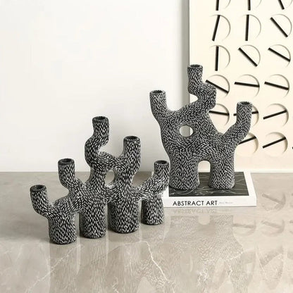 Koraal Kandelaarhouder van Duurzaam Cement met Abstract Ontwerp