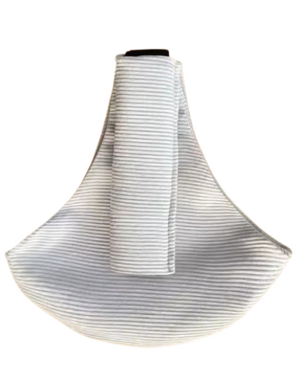 Comfortabele Draagzak Voor Baby En Ouder Wit