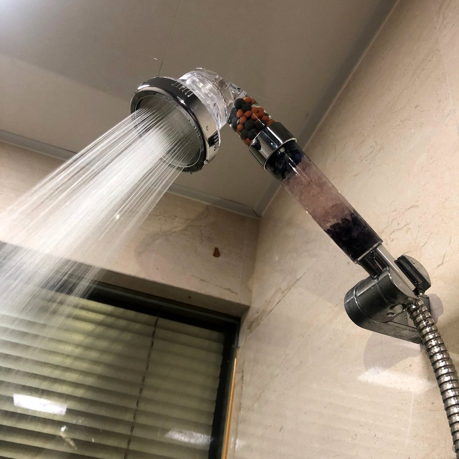 Compacte Douchekop Met Mineralen Voor Gezondheidsvoordelen