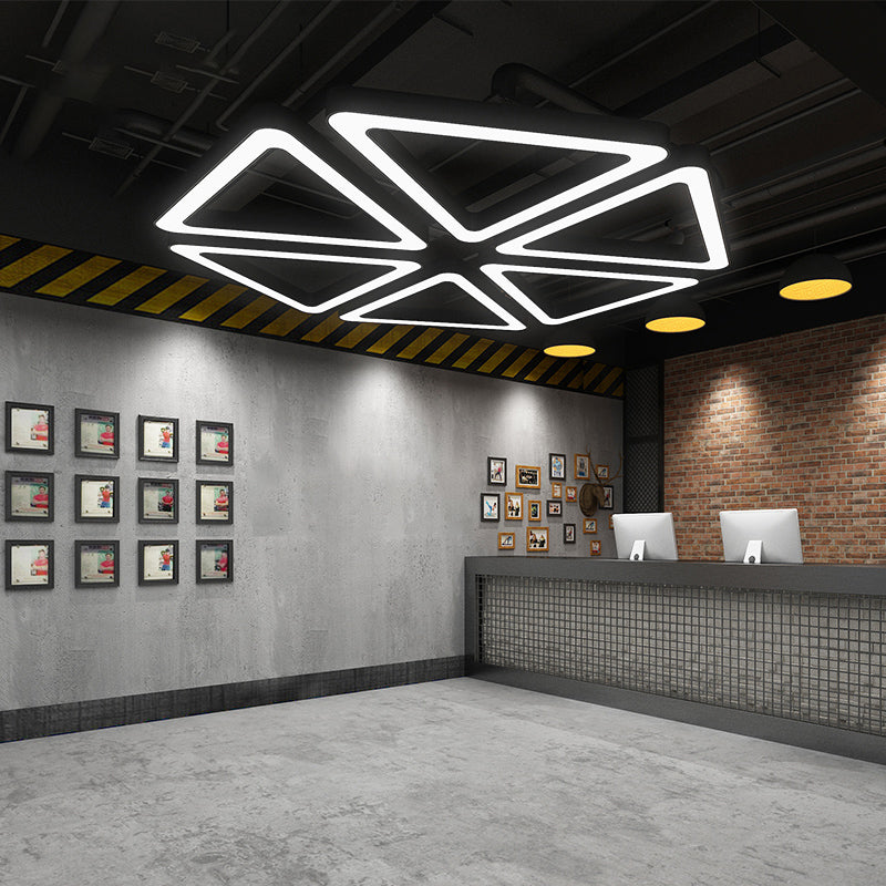 Driehoekige Gym Ceiling Hang Light Verlichting Zwart LED