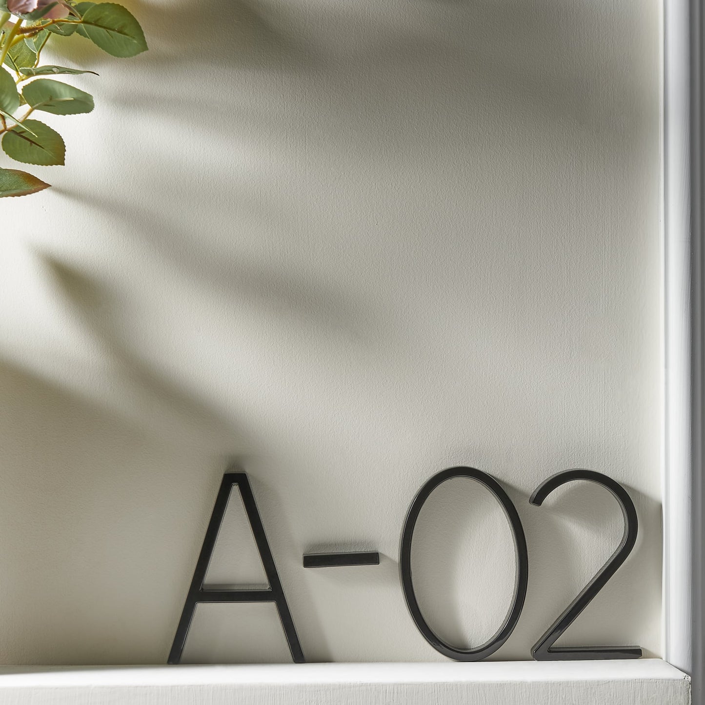 Moderne Zwarte Metalen Huisnummers Zwevend Elegant Stijl