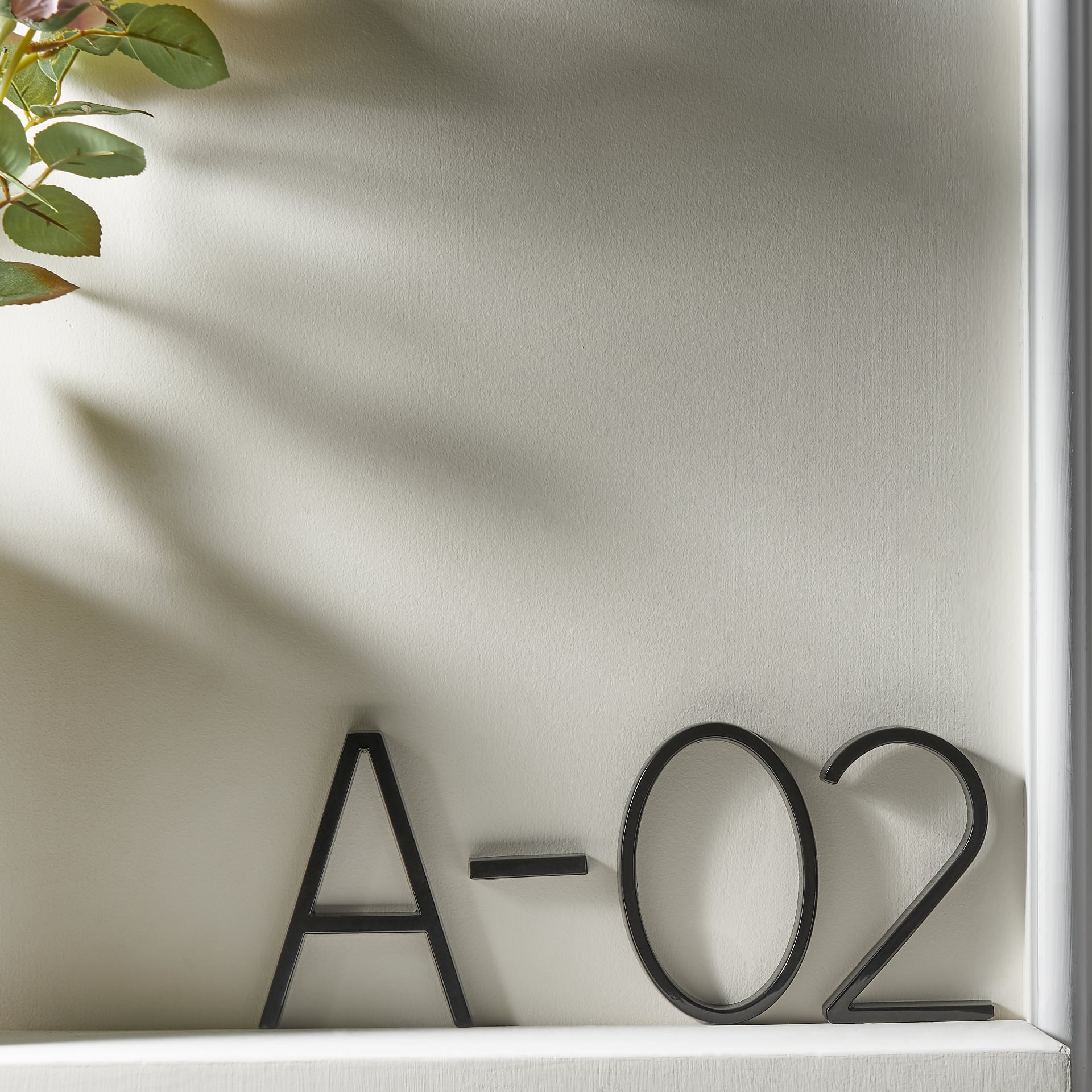 Moderne Zwarte Metalen Huisnummers Zwevend Elegant Stijl