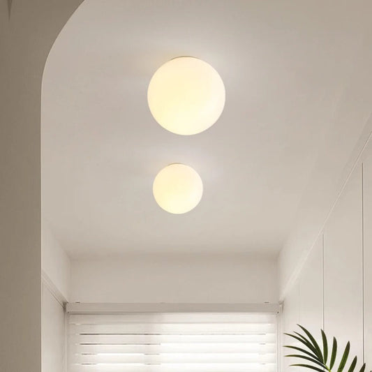 Stijlvolle Plafondlamp Met Witte Glazen Kap Voor Elke Ruimte Diameter 18 cm