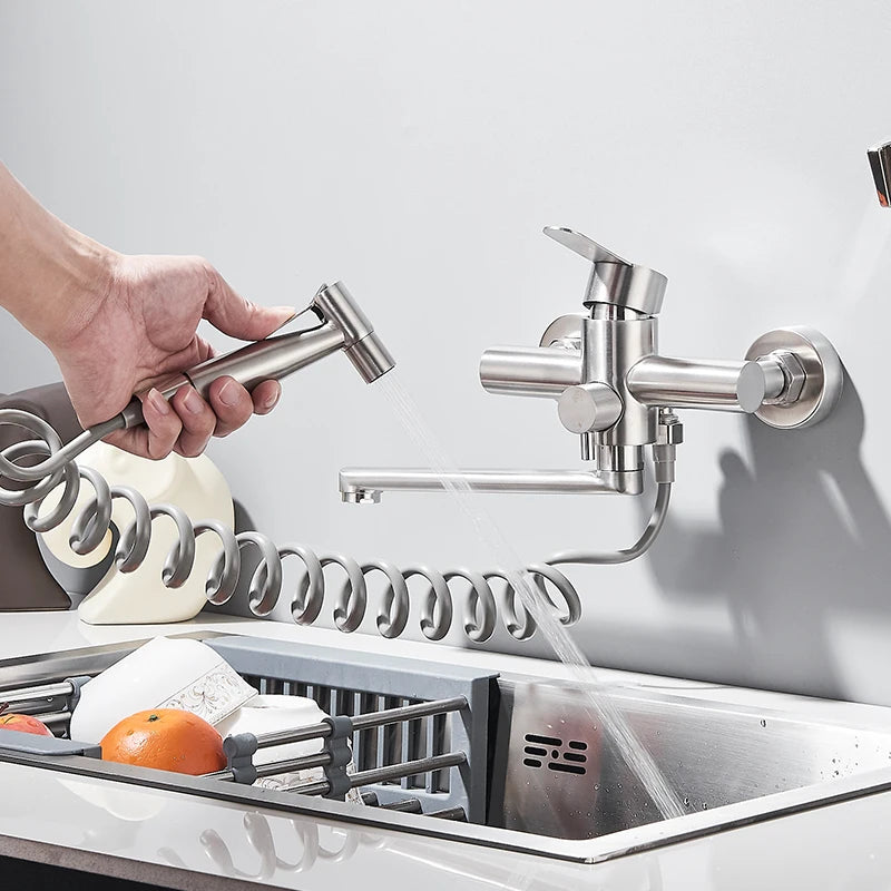 Wandmontage RVS Keukenkraan met 360 Draaifunctie en Spraygun