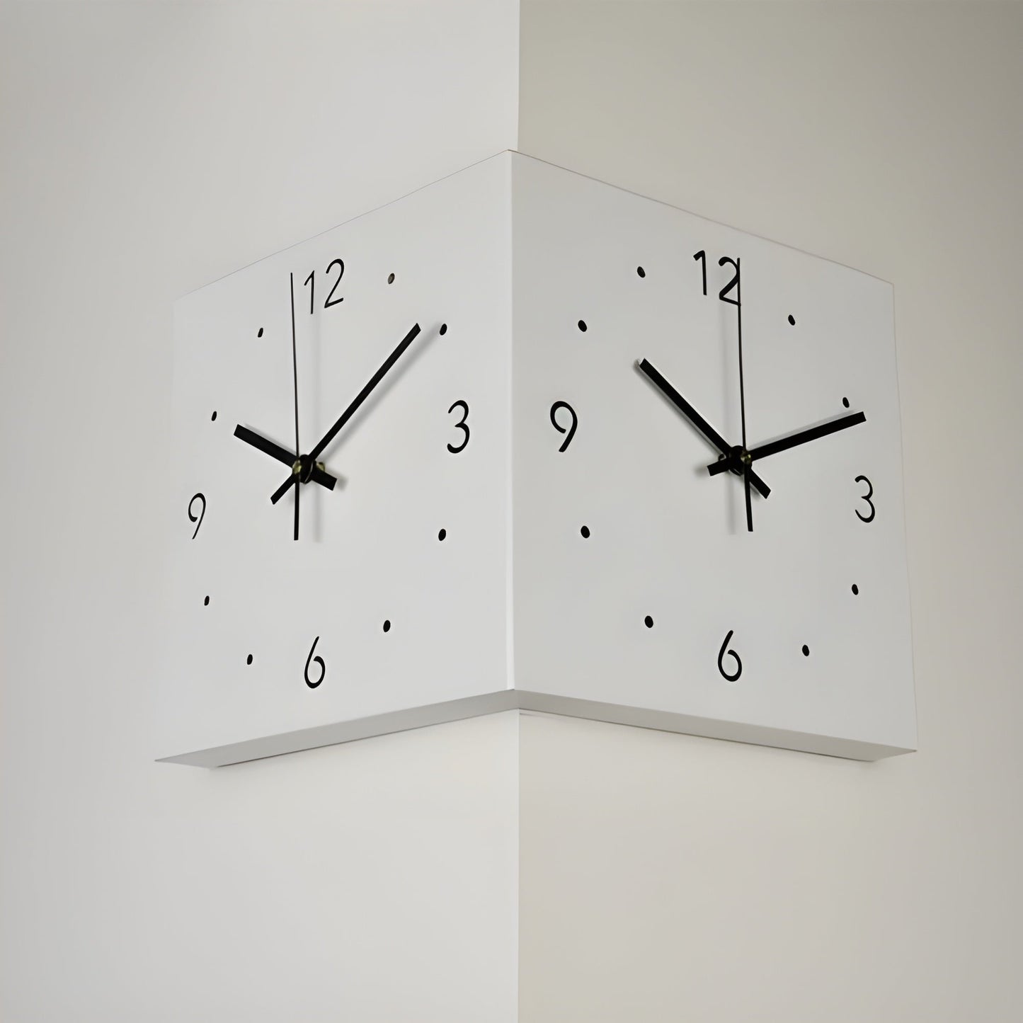 Klok – Elegante Dubbelzijdige Wandklok